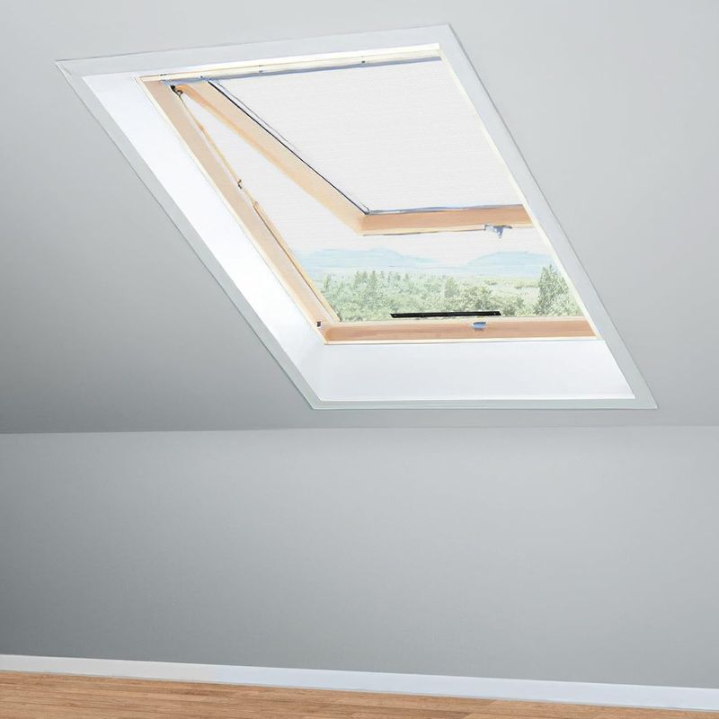 Apalus VP Siatka na Muchy do Okien Dachowych, z Systemem Zamków Błyskawicznych.