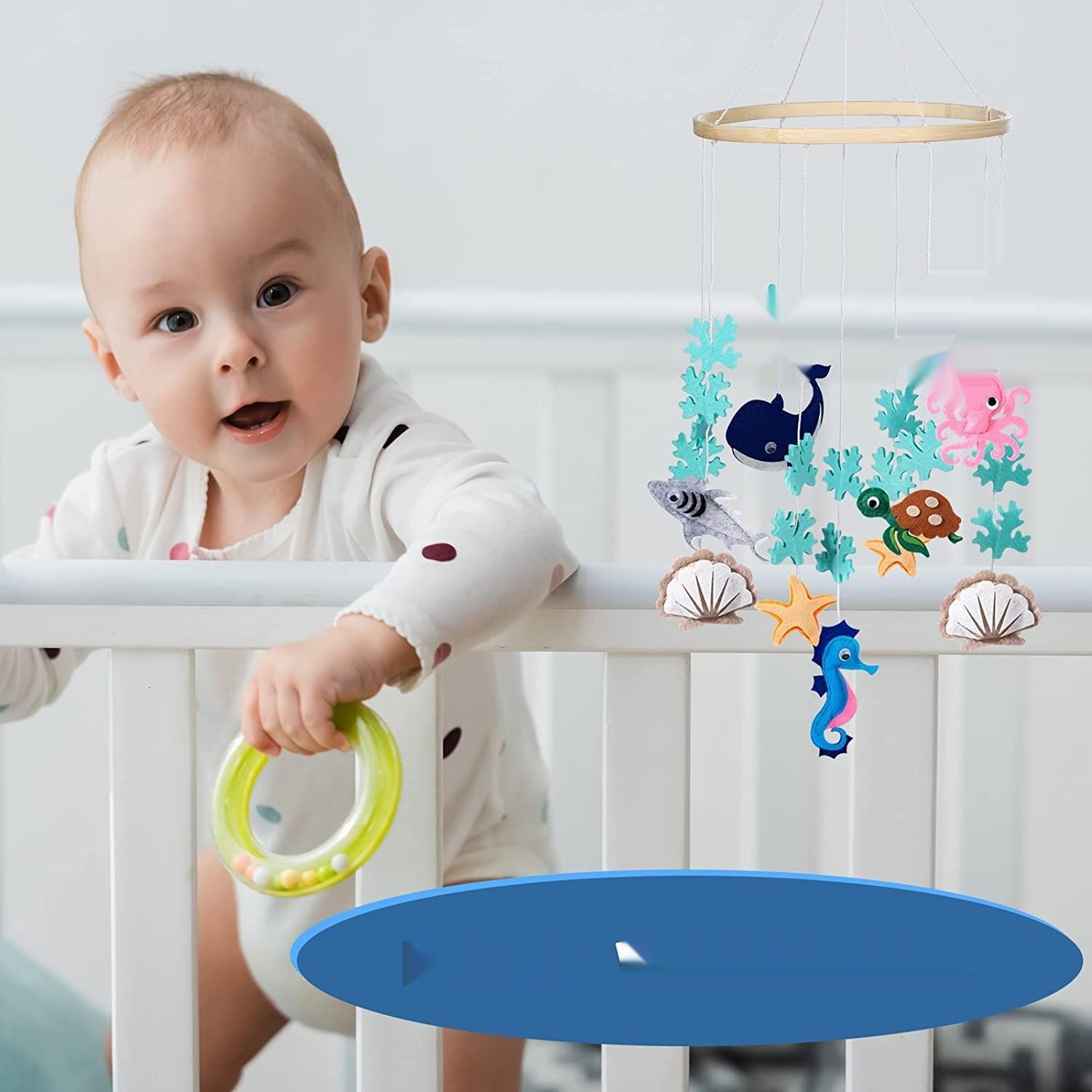 Dzwonek mobilny do łóżeczka z filcu dla niemowląt.