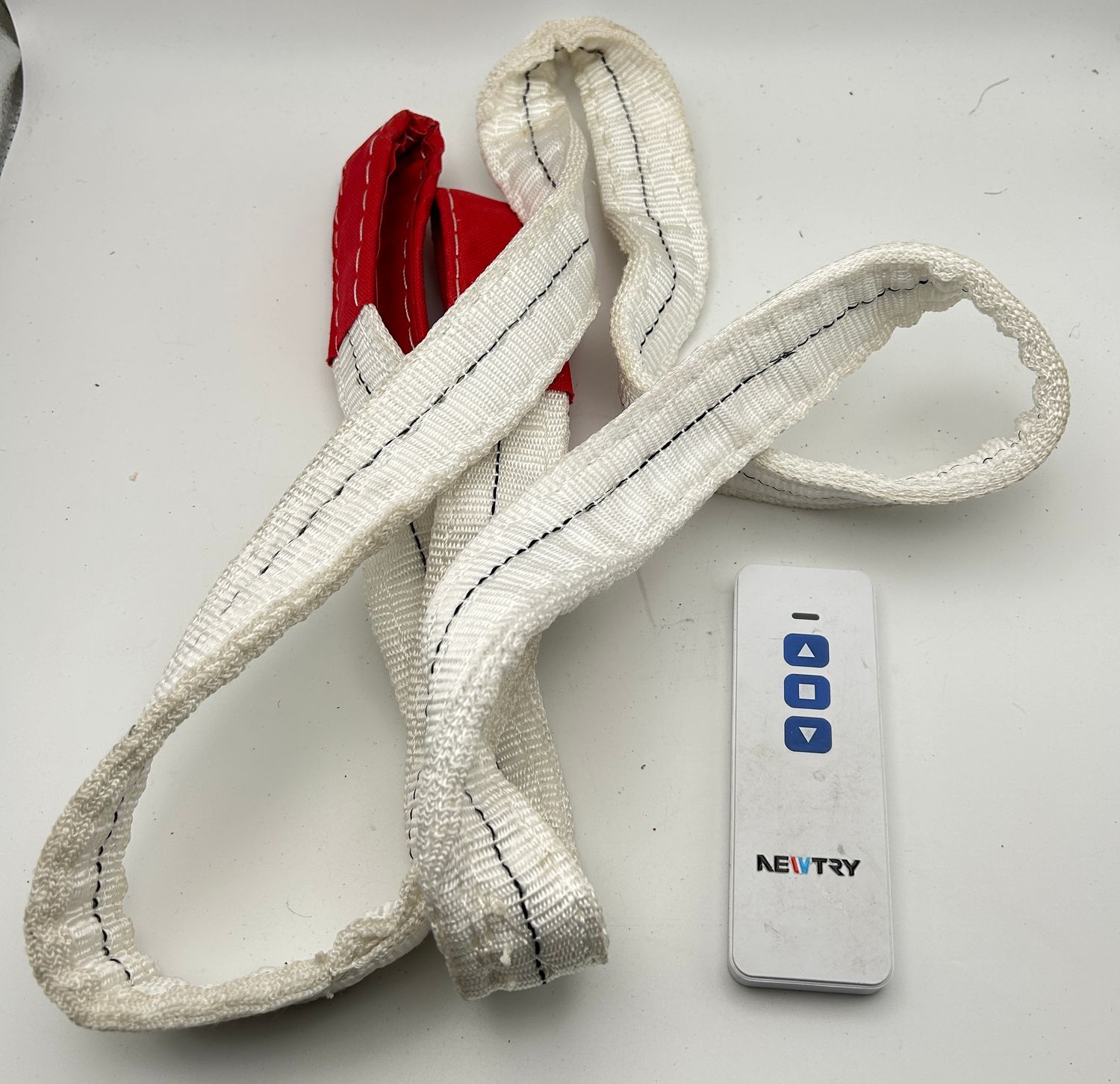 NEWTRY Elektryczny Wyciągnik z Bezprzewodowym Pilotem, 1500W