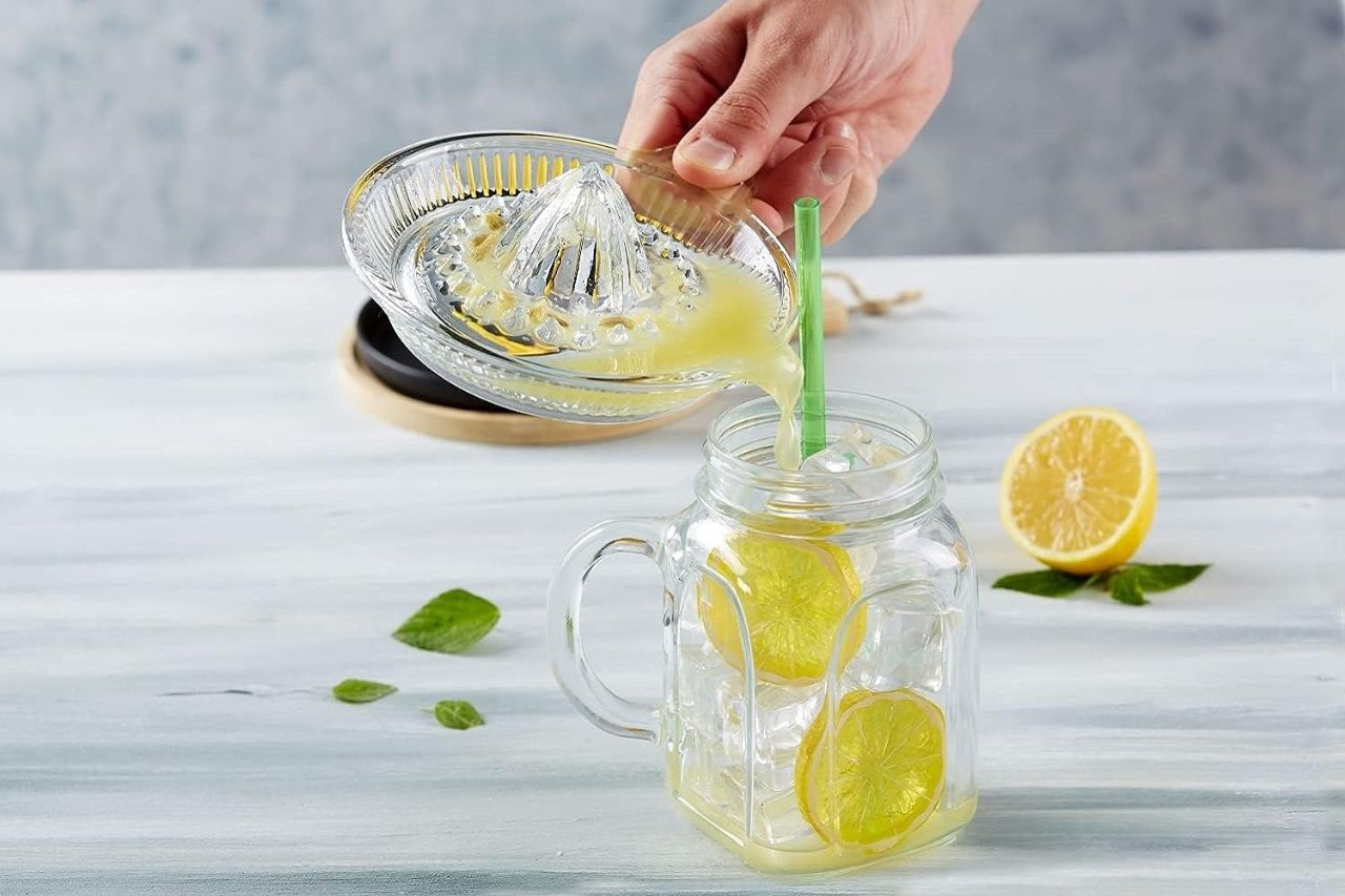 Wyciskarka do cytryn DESTALYA, szklana, ręczna, z uchwytem.