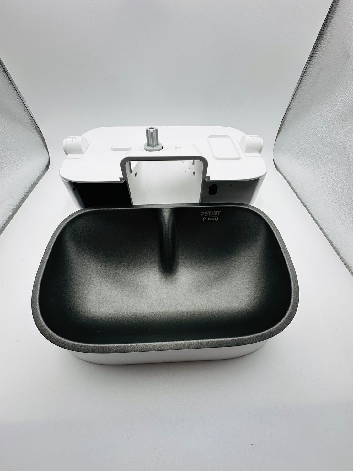 Uszkodzony PETKIT 5L Automatyczny Podajnik z Kamerą, 2 Misy, 1080P HD, AI Lokalizacja.