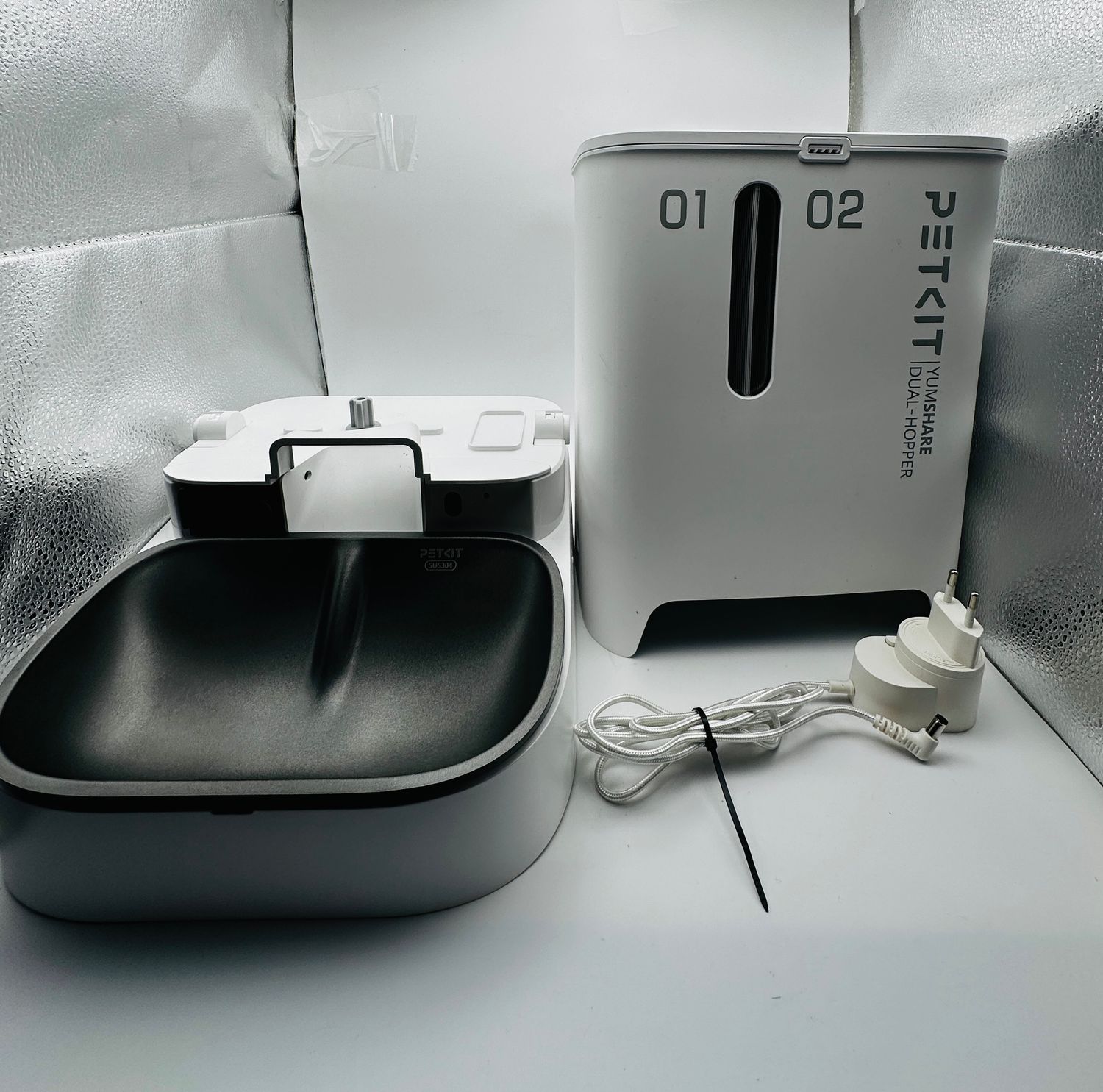 Uszkodzony PETKIT 5L Automatyczny Podajnik z Kamerą, 2 Misy, 1080P HD, AI Lokalizacja.