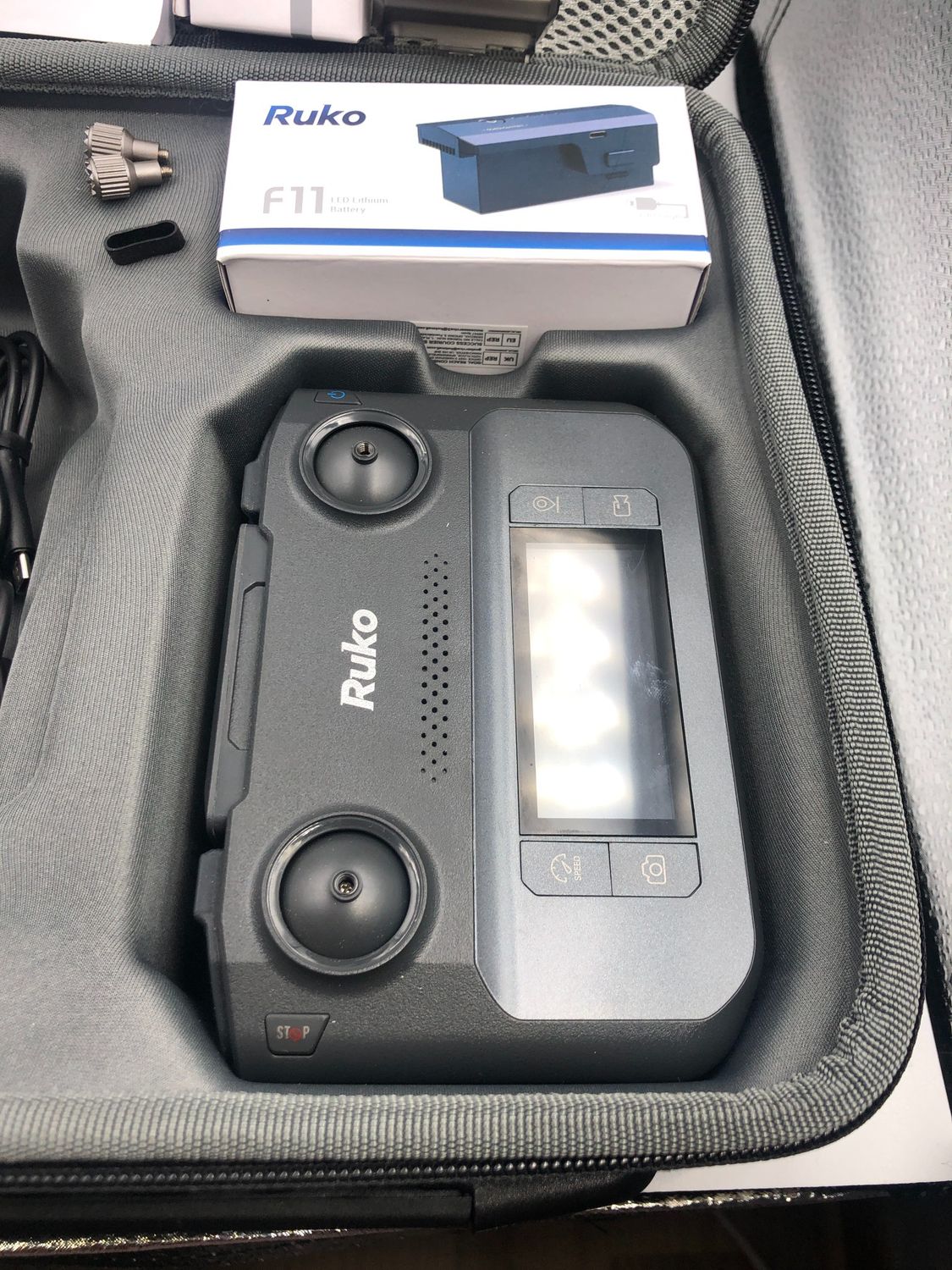 Uszkodzony Ruko F11GIM2 Dron z Kamerą 4K, 64 Minuty Lotu, 3KM FPV, GPS, Powrót do Domu