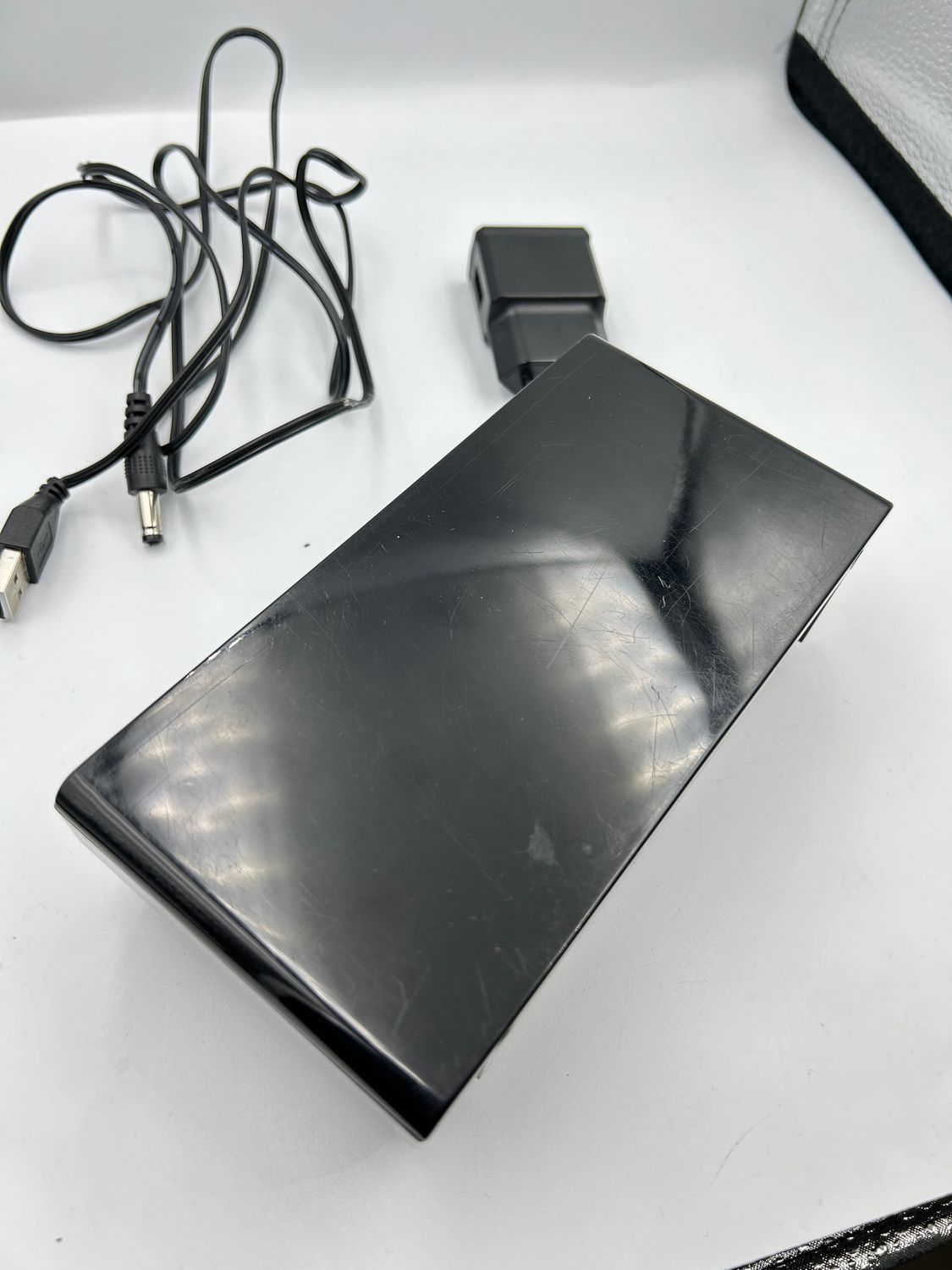 Cyfrowy budzik LED, 7-kolorowe światło, 2 porty USB, drzemka.