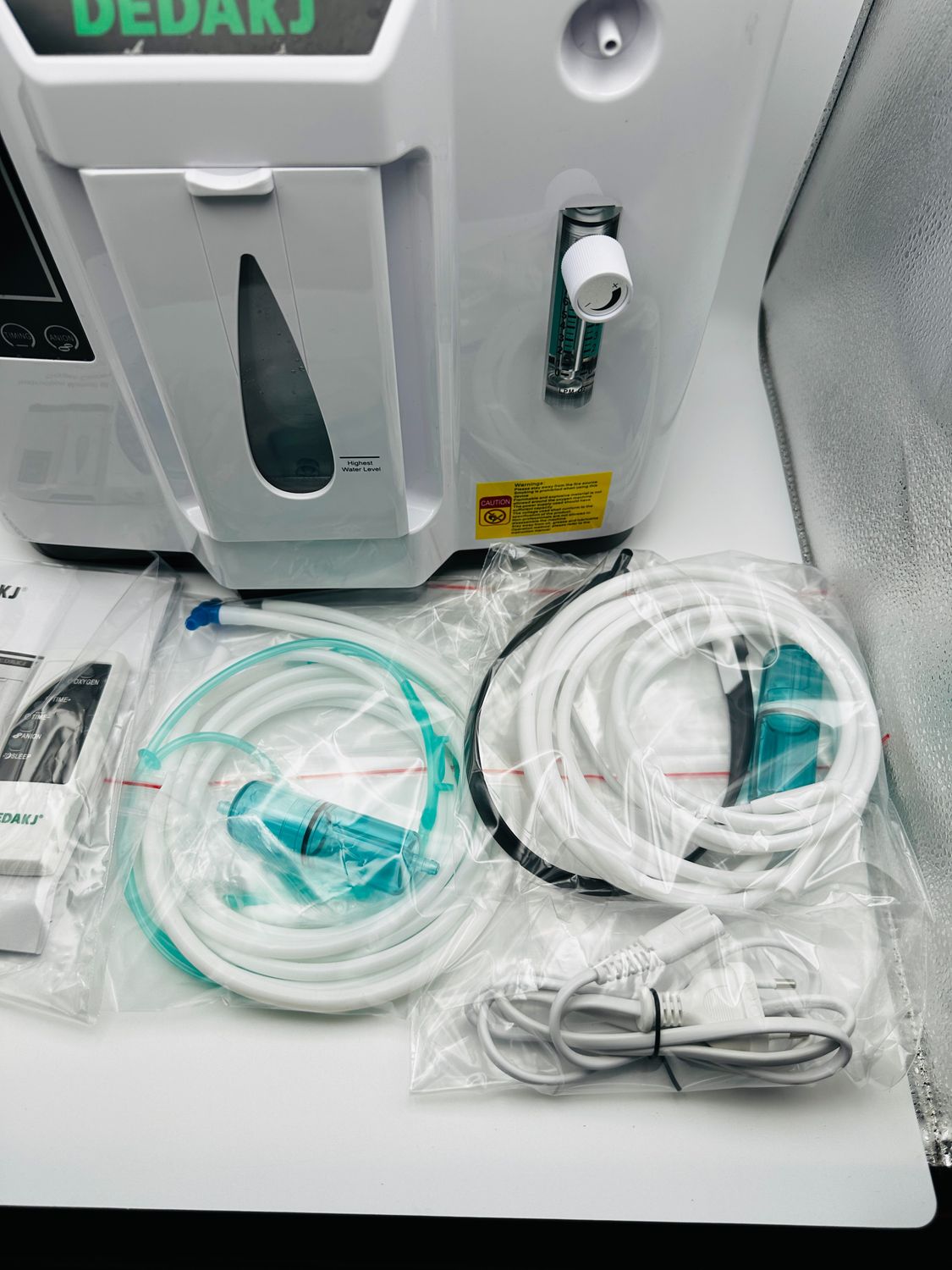 DEDAKJ Koncentrator Tlenu DE-1A 1-7 L/min, 30%-90%, z pilotem.