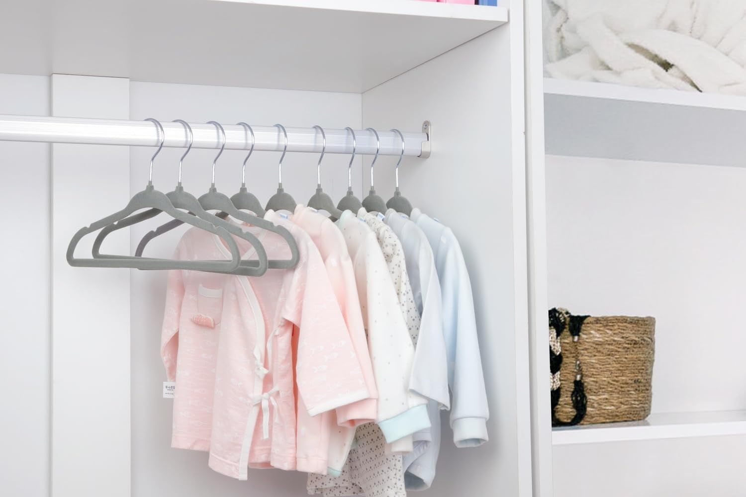 ManGotree Wieszaki Aksamitne dla Dzieci, 15 Sztuk Antypoślizgowe (Szare)