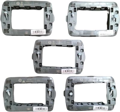 Vidoélectroniques Zestaw 5 uchwytów 3 m dla puszek 3 modułowych Bticino Living