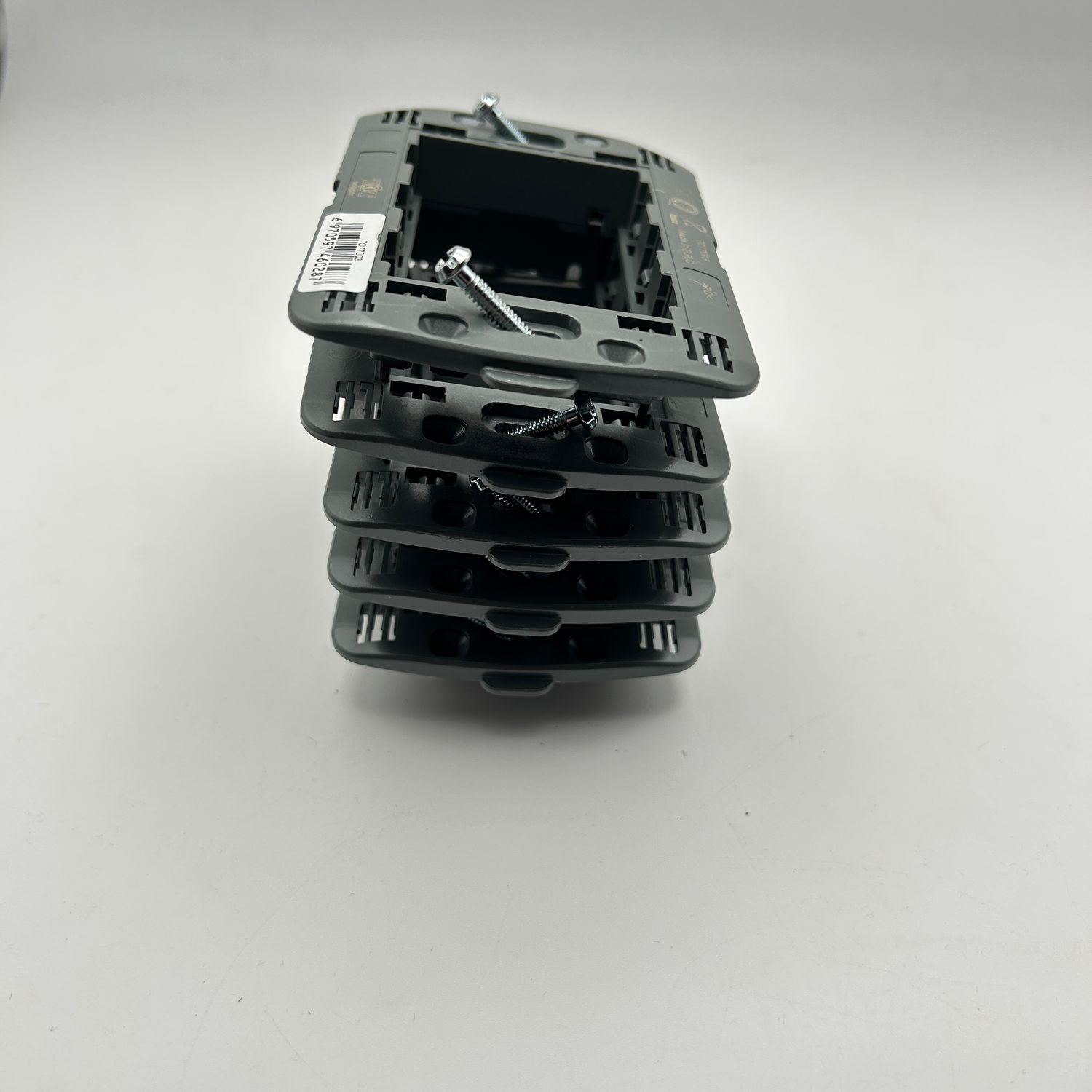 Vidoélectroniques Zestaw 5 uchwytów 3 m dla puszek 3 modułowych Bticino Living