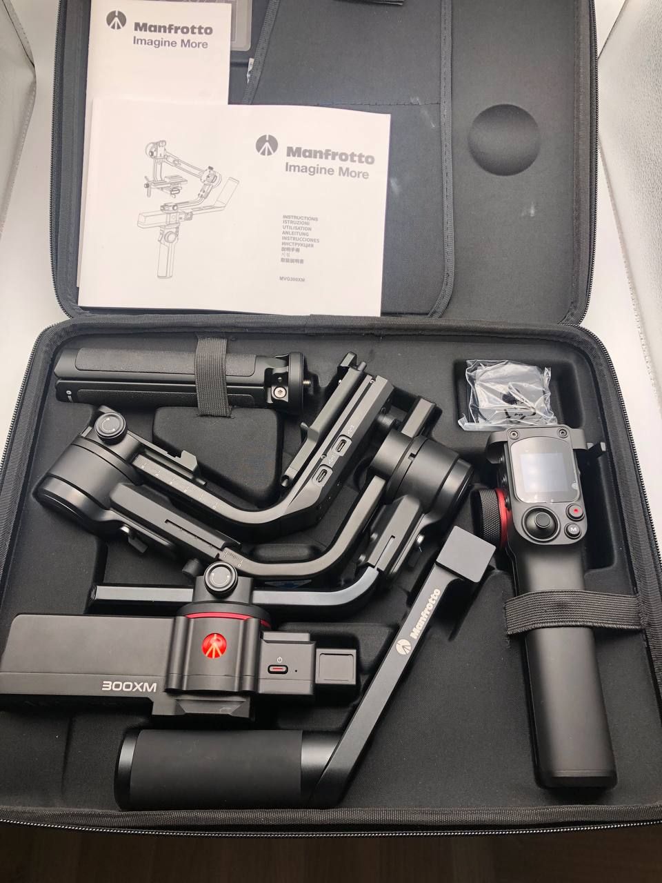 Uszkodzony Manfrotto MVG300XM, przenośny 3-osiowy stabilizator gimbala do 3,4 kg.