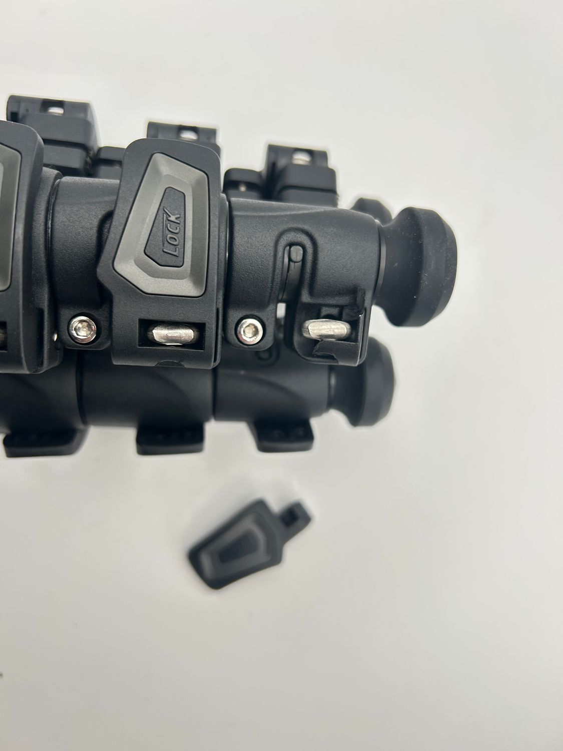 Cayer AF2451 67 calowy aluminiowy statyw z głowicą olejową i monopodem.