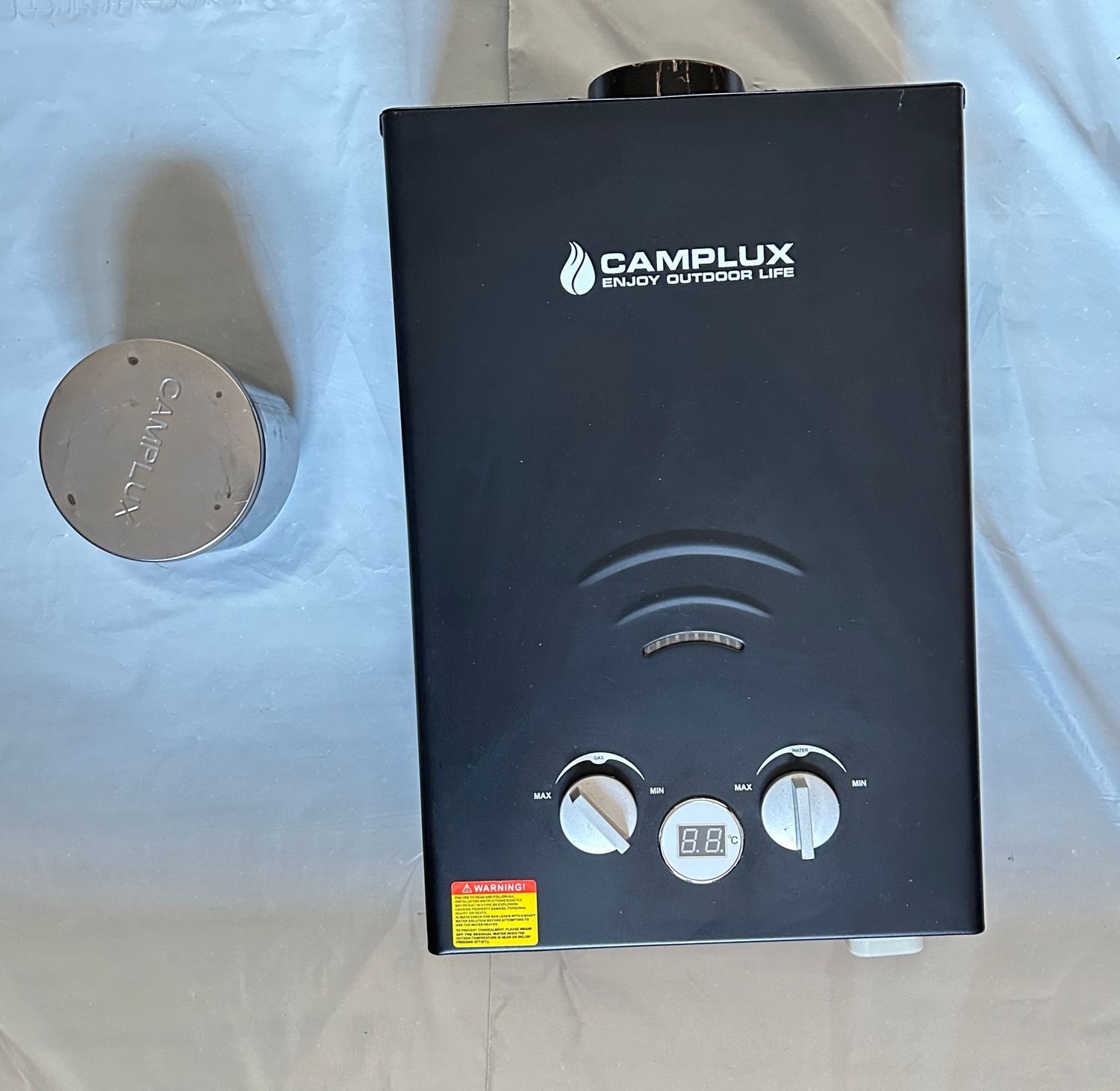 Camplux BW158BC Podgrzewacz Wody Gazowy Bez Zbiornika, 6L, 12kW, Czarny