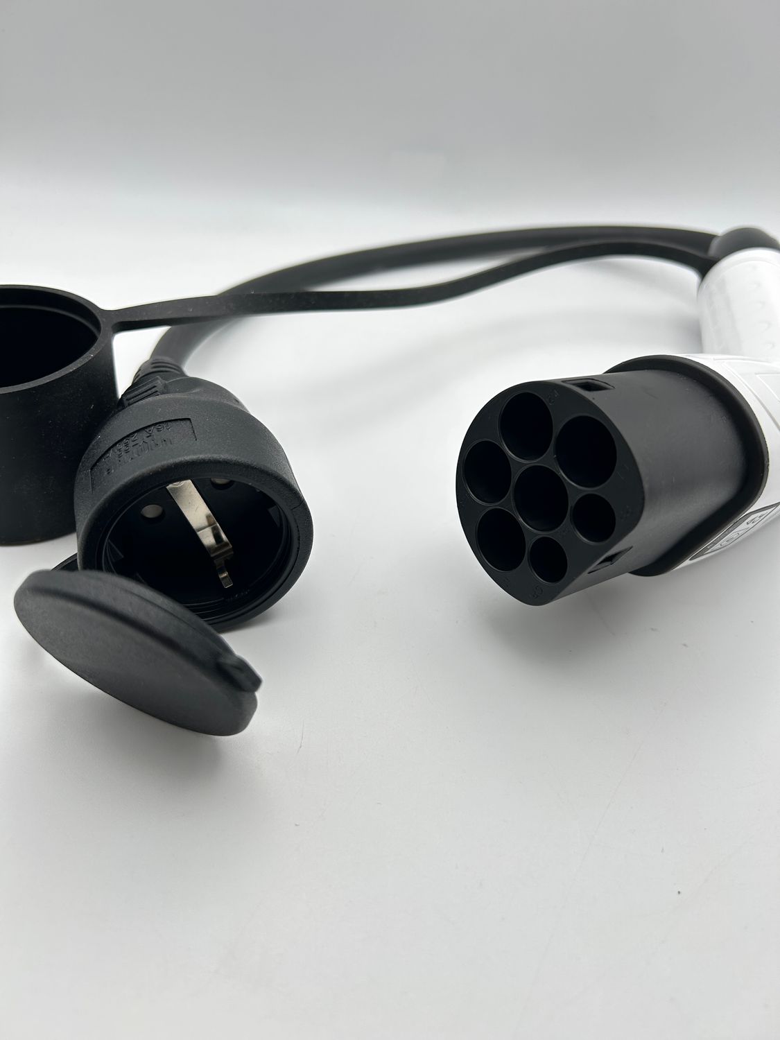 Adapter ładowarki AOHEWEI Typ 2 do ładowarki Schuko, 16 A 3,5 kW