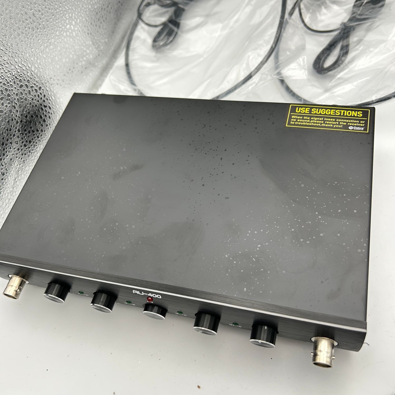 Debra Audio Pro System UHF 4-kanałowy, mikrofony, odbiornik, 4 nadajniki.
