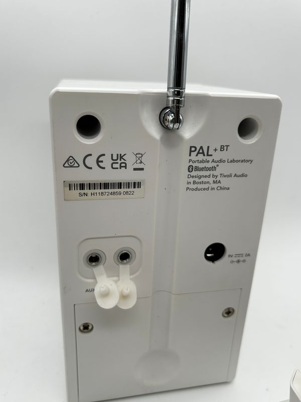 Tivoli Audio PAL+BT Przenośne radio Bluetooth-UKW/DAB+ (Białe)
