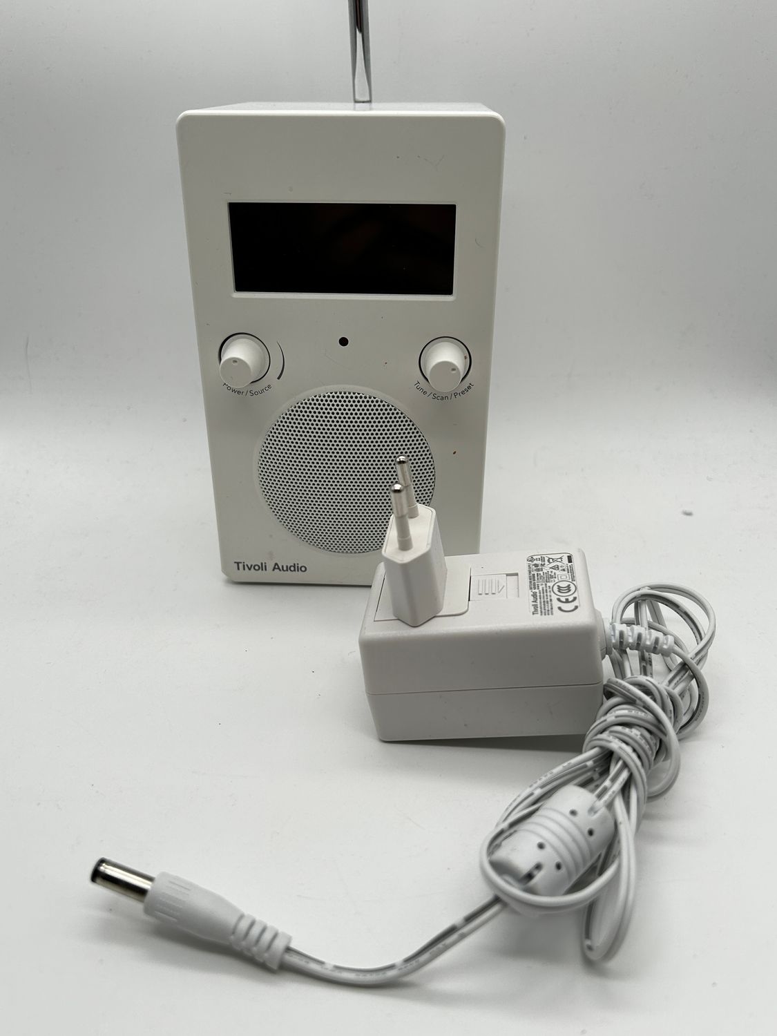 Tivoli Audio PAL+BT Przenośne radio Bluetooth-UKW/DAB+ (Białe)