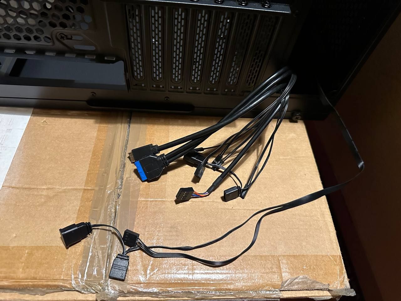 MUSETEX Obudowa PC ATX z wstępnie zainstalowanymi 6 wentylatorami PWM