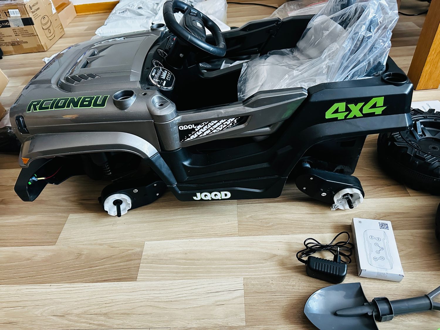 Elektryczny samochód terenowy MAGIC SELECT T1100 dla dzieci 1–3 lata, 4x4, 12V, z pilotem i aplikacją