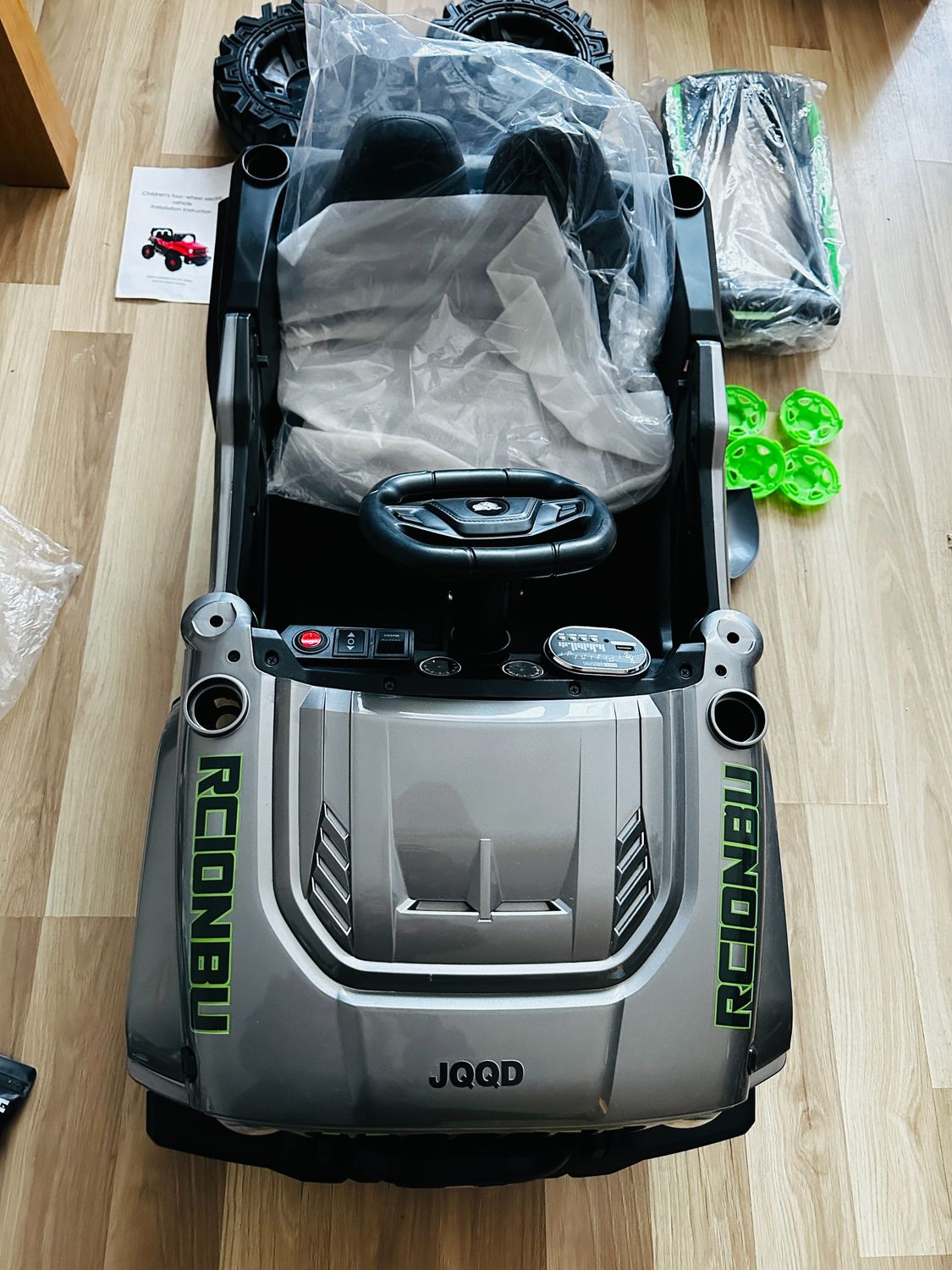 Elektryczny samochód terenowy MAGIC SELECT T1100 dla dzieci 1–3 lata, 4x4, 12V, z pilotem i aplikacją