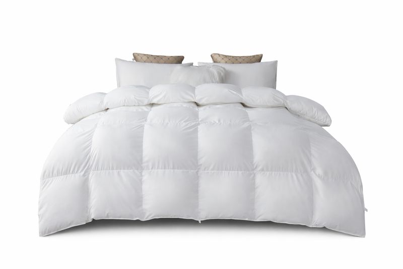 MH MYLUNE HOME Miękka kołdra z alternatywnym puchem 135 x 155 cm