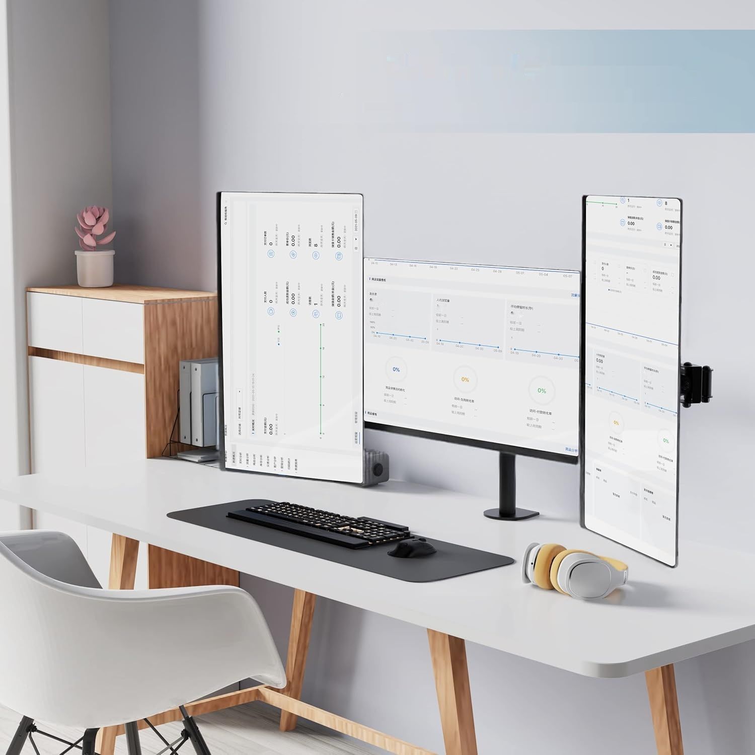 PUTORSEN MAS-3 – Biurkowy uchwyt na 3 monitory 13"–27" (do 7 kg na monitor)