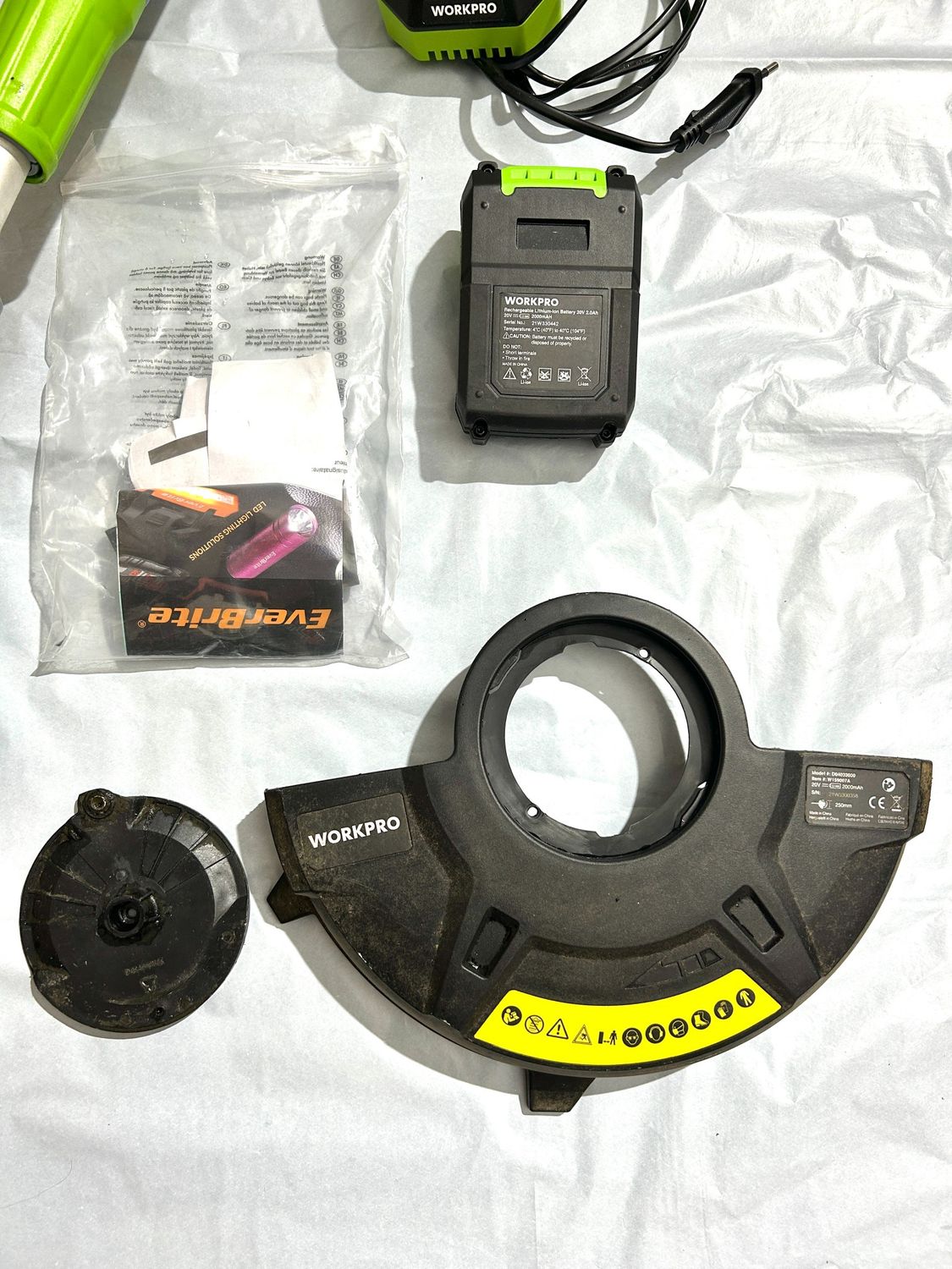 WORKPRO Bezprzewodowa podkaszarka 20 V z akumulatorem 2,0 Ah