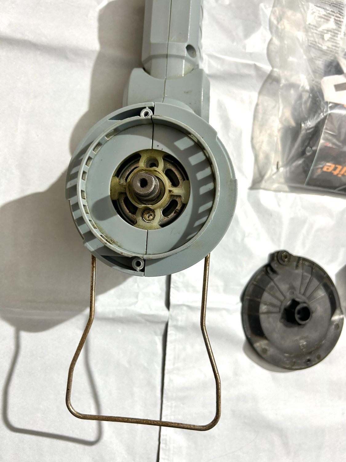 WORKPRO Bezprzewodowa podkaszarka 20 V z akumulatorem 2,0 Ah