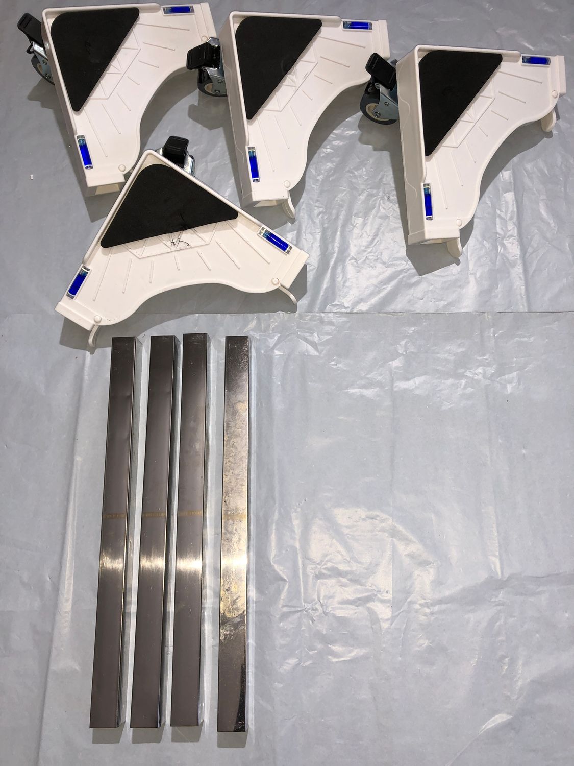 Regulowana podstawa pod pralkę i suszarkę Humagineer z kółkami, 200 kg