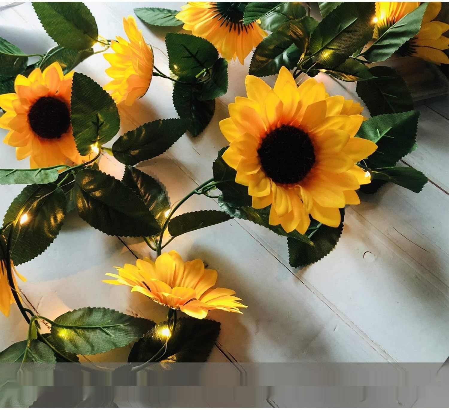 Zestaw 2 girland słonecznikowych z 60 diodami LED, 4,4 m, zasilanie bateryjne