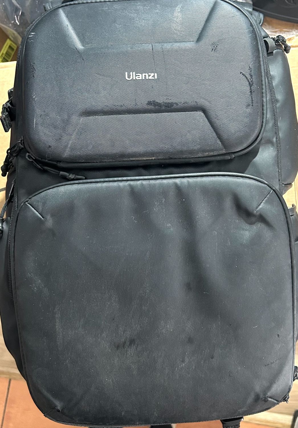 ULANZI BP10 – Plecak na aparat z twardą skorupą 35L, czarny