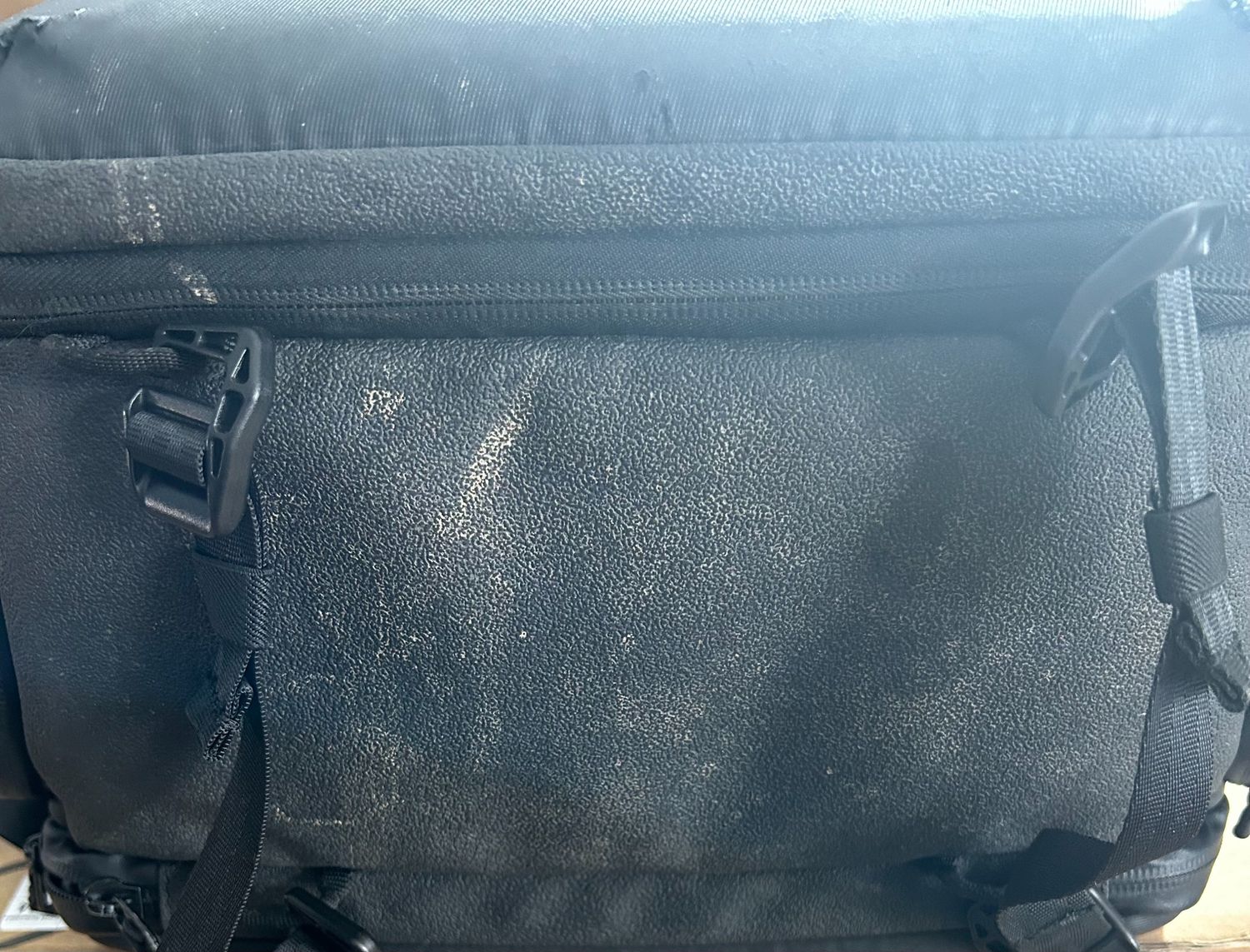 ULANZI BP10 – Plecak na aparat z twardą skorupą 35L, czarny