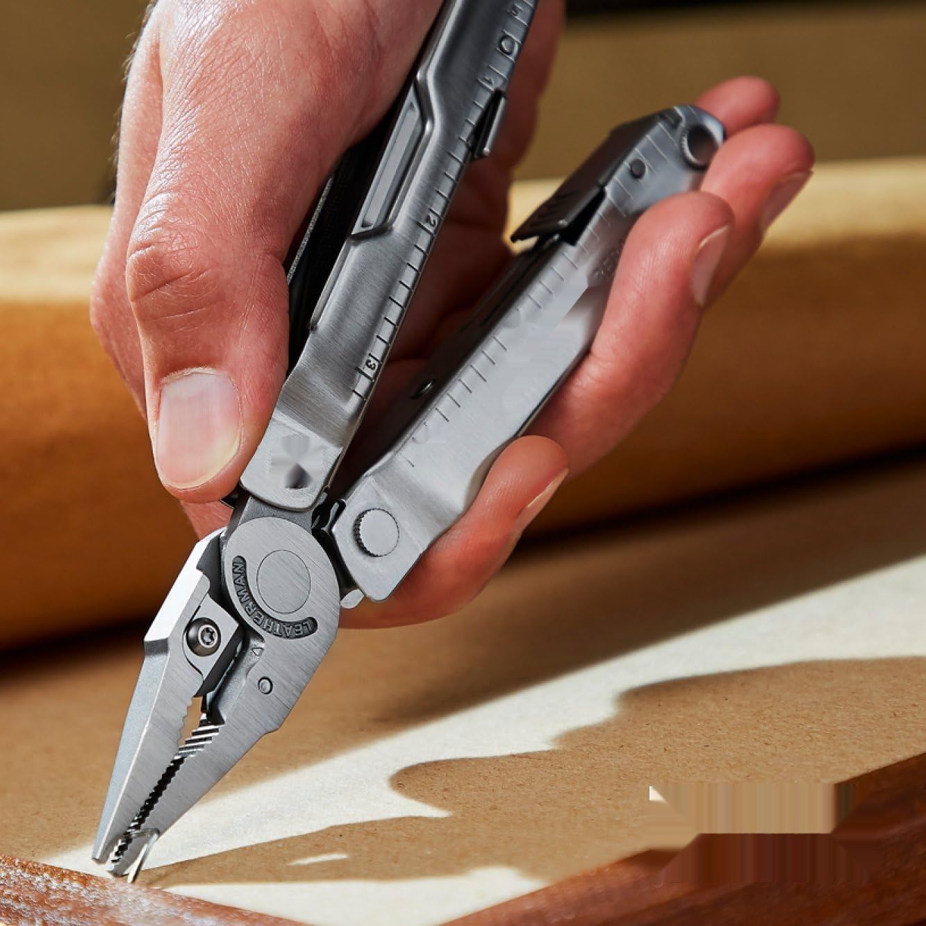 Leatherman Rebar Multi-Tool – czarny multitool ze stali nierdzewnej