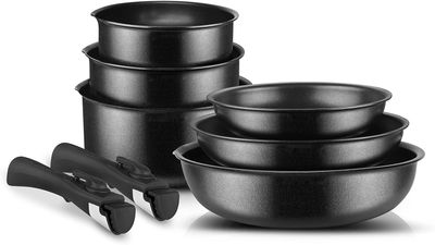 Arthur Martin AM925B – 8‑częściowy zestaw garnków z odpinaną rączką