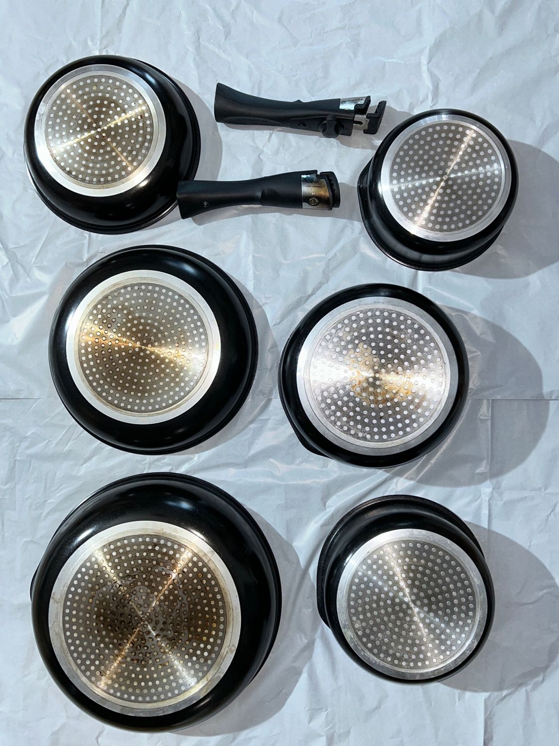 Arthur Martin AM925B – 8‑częściowy zestaw garnków z odpinaną rączką