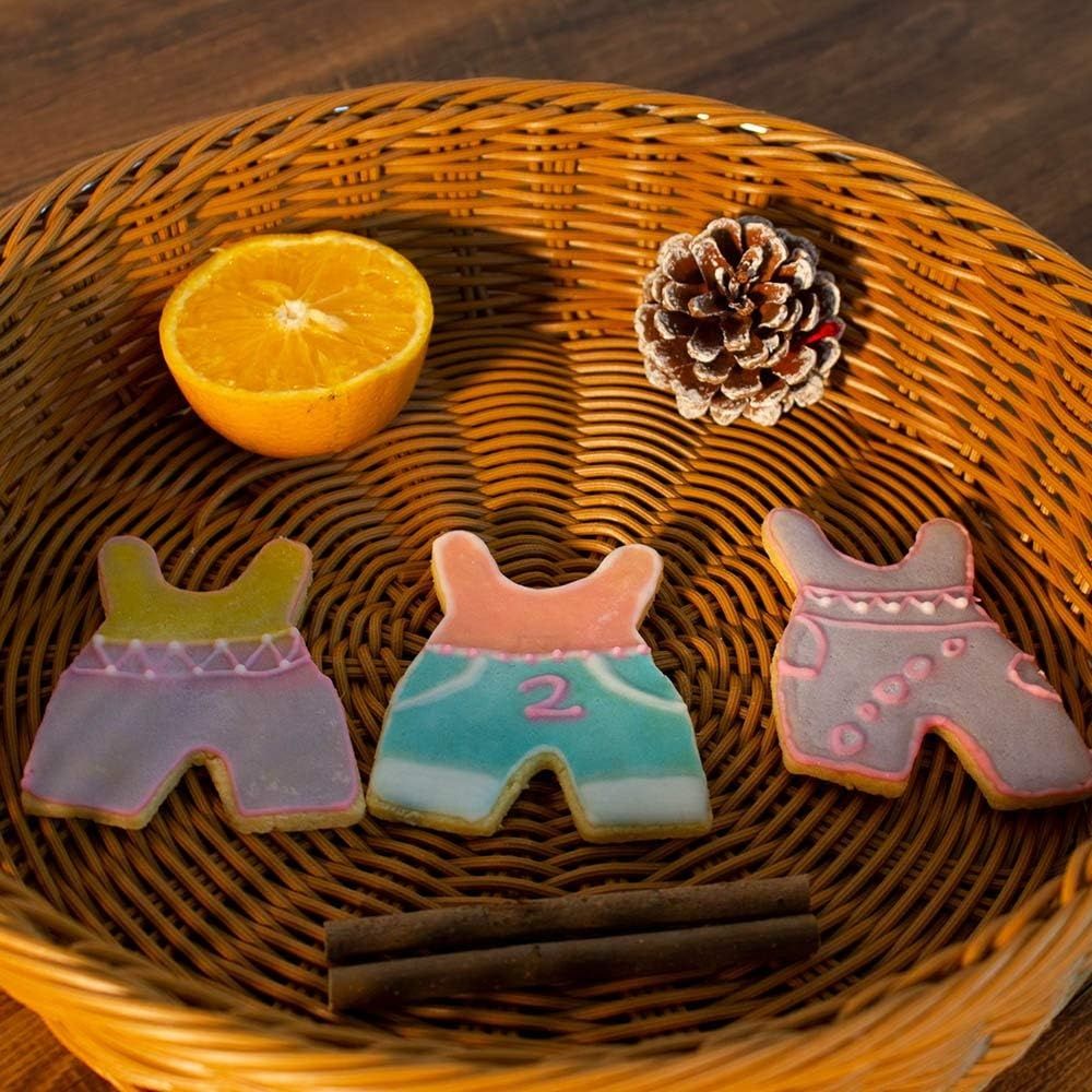 Zestaw foremek do wykrawania na przyjęcie baby shower: śpioszki, ślini