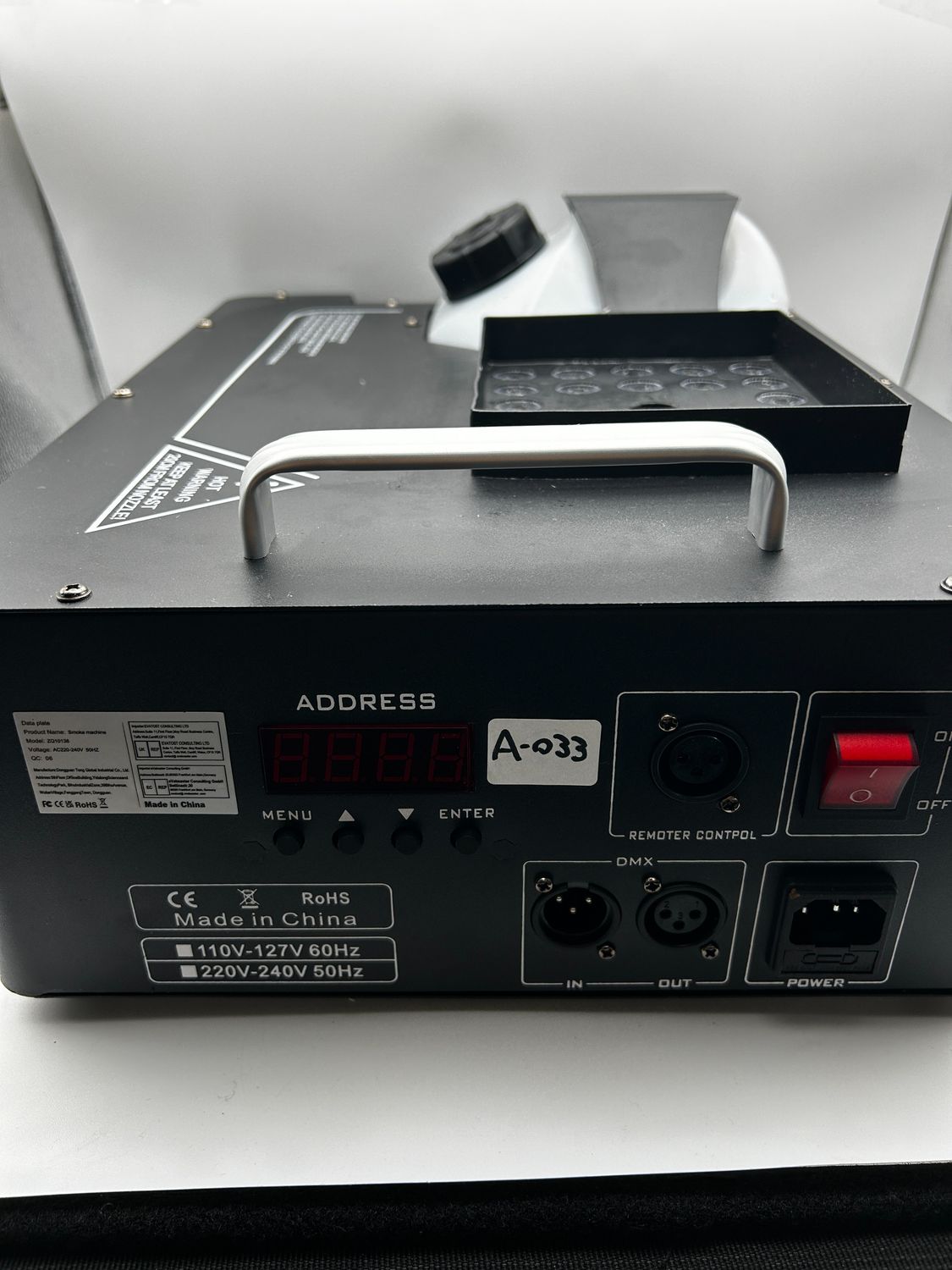 Przenośna wytwornica dymu 1800 W z 24 diodami RGBW - Brakuje pilota