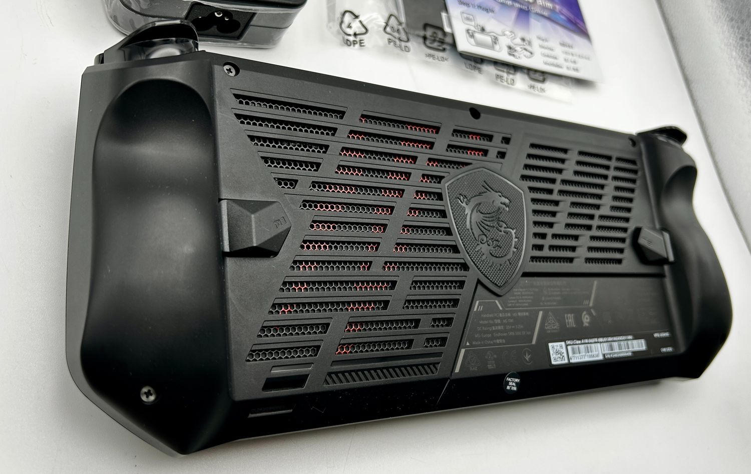 MSI Claw A1M-042FR – przenośna konsola do gier