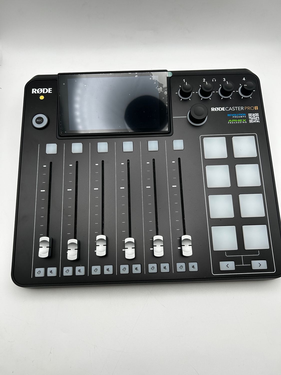 RØDE RØDECaster Pro II – kompleksowe rozwiązanie produkcyjne do podcastów