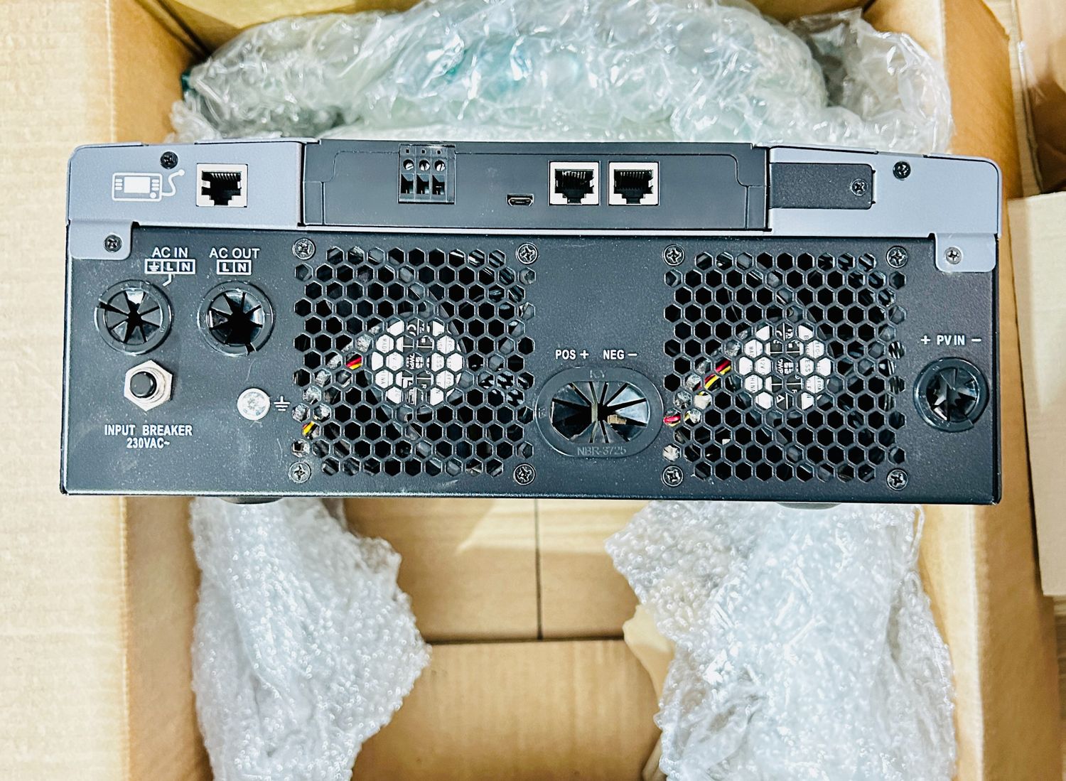 Falownik hybrydowy UM-V3 5000 W 48 V MPPT Bluetooth