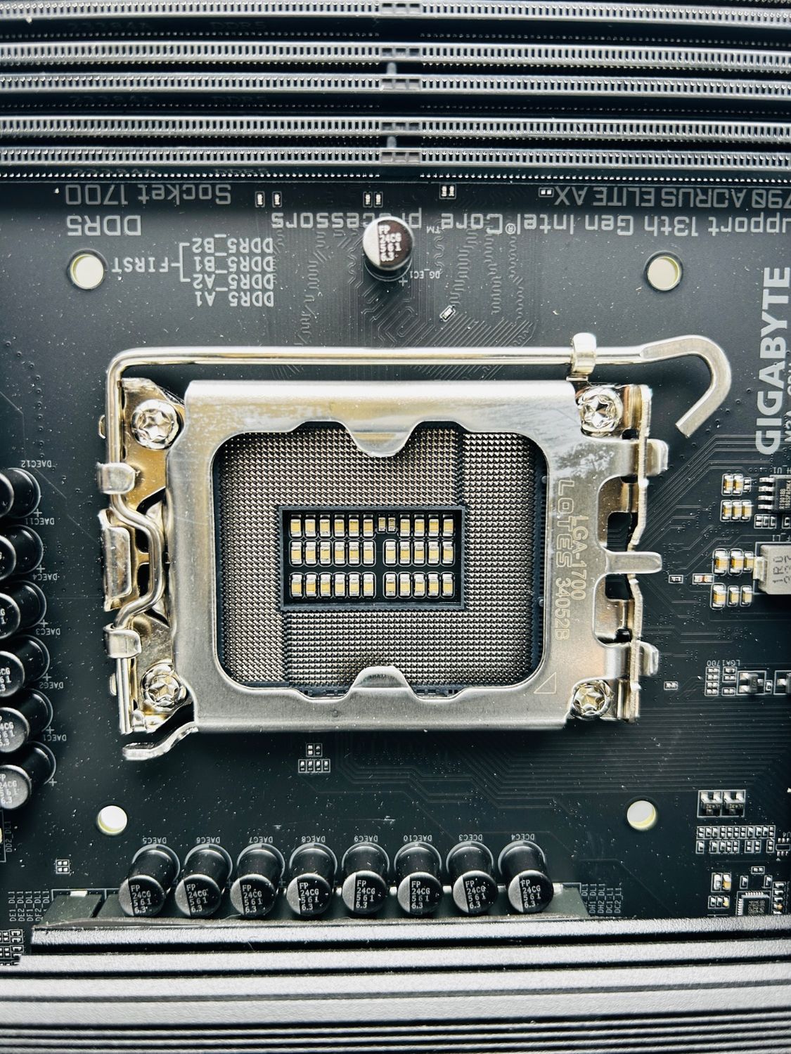 GIGABYTE Z790 AORUS Elite AX Płyta główna - Obsługuje procesory Intel®