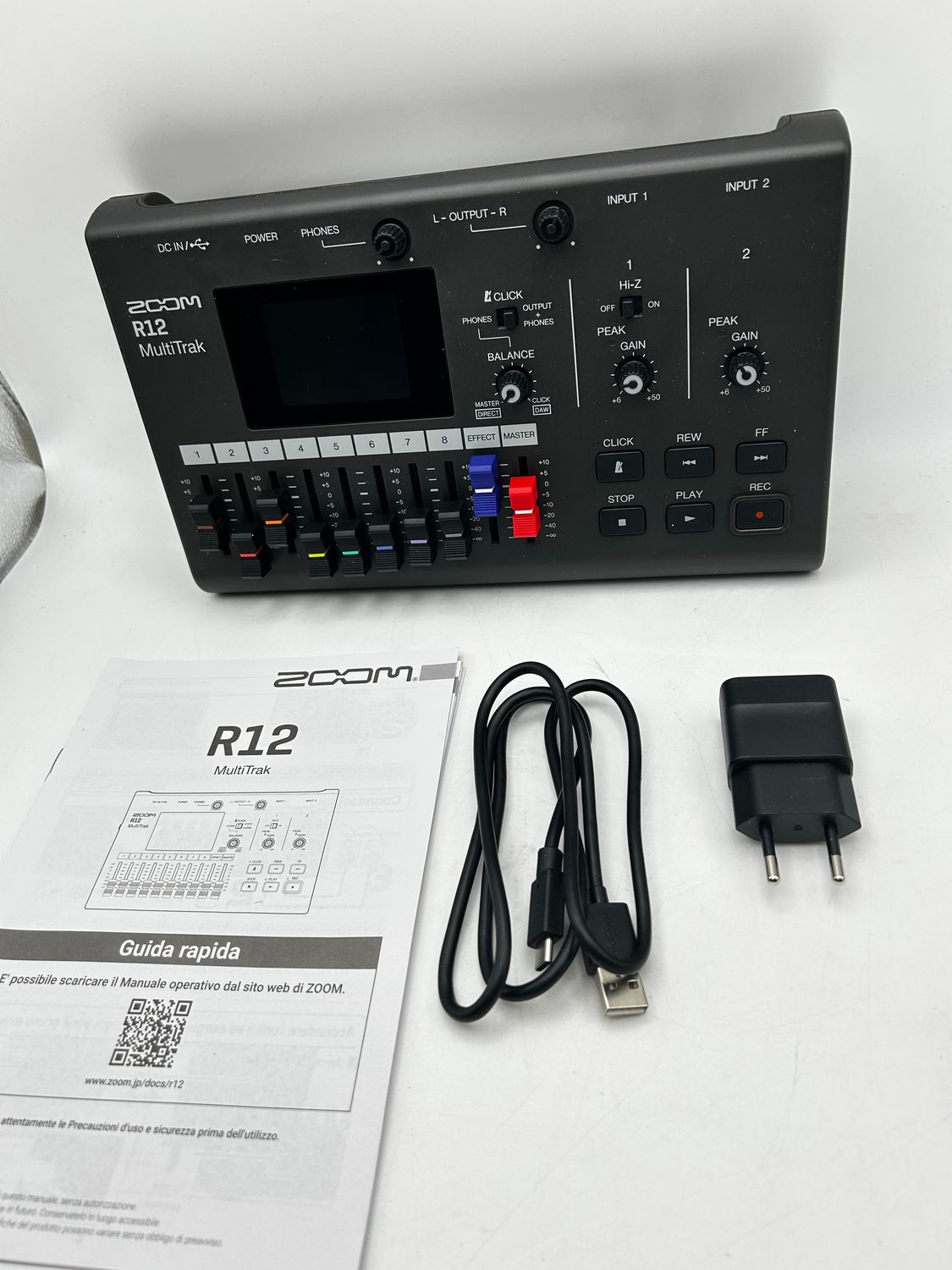 ZOOM R12 MultiTrak przenośny rejestrator 8-ścieżkowy i kompaktowe