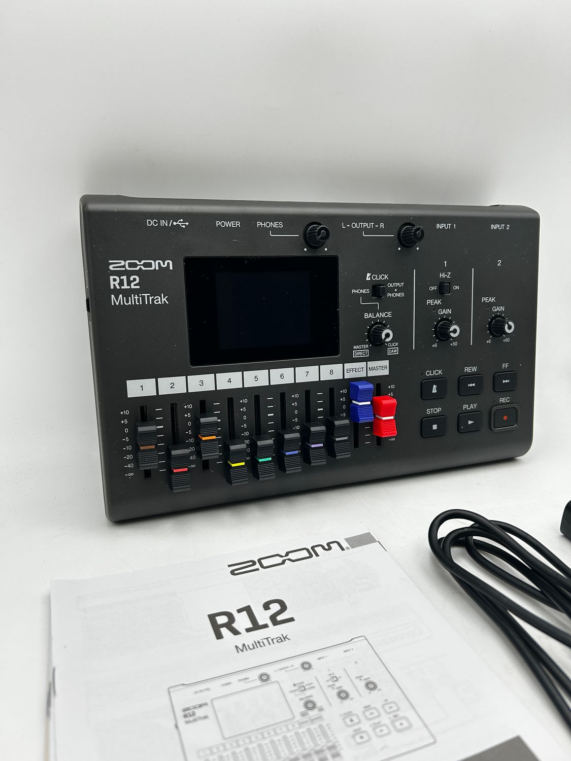 ZOOM R12 MultiTrak przenośny rejestrator 8-ścieżkowy i kompaktowe