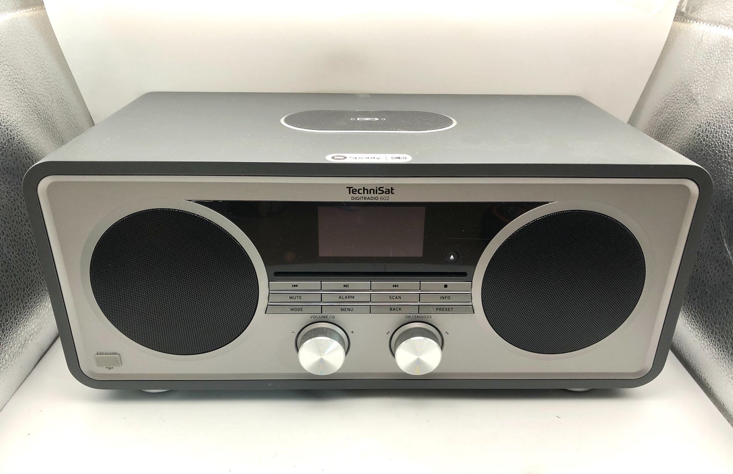 TechniSat DIGITRADIO 602 – kompaktowy zestaw z systemem głośników 2.1