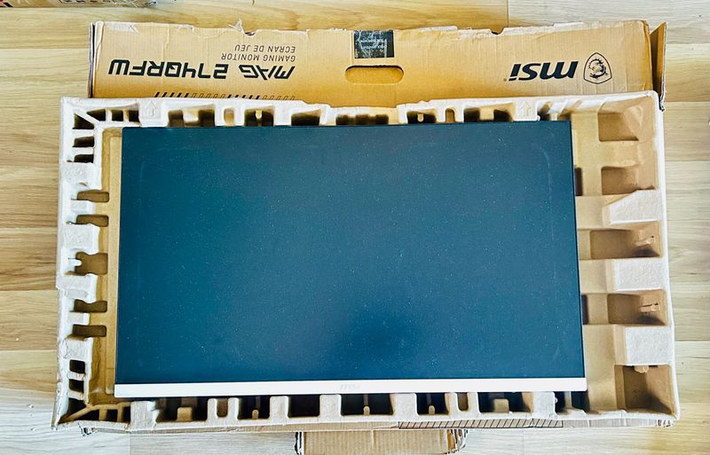 MSI MAG 274QRFW 27" WQHD Rapid IPS 180 Hz Monitor pasy na matrycy