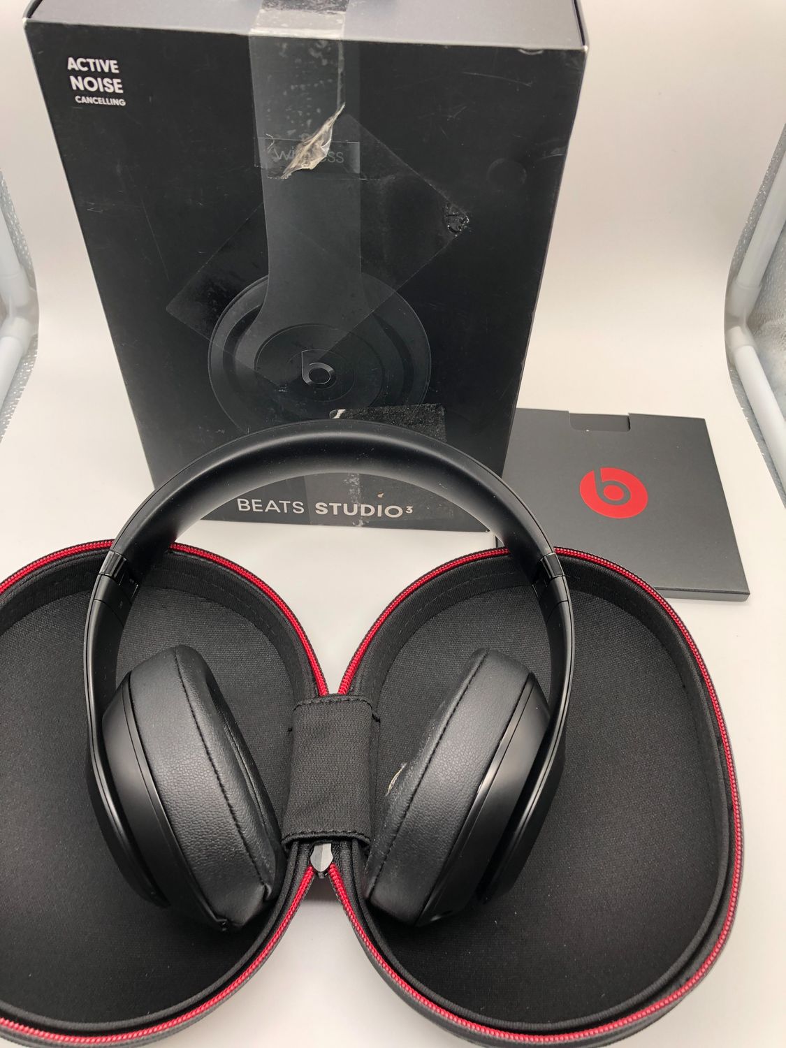 Beats Studio3 Wireless z redukcją szumów – czarny mat