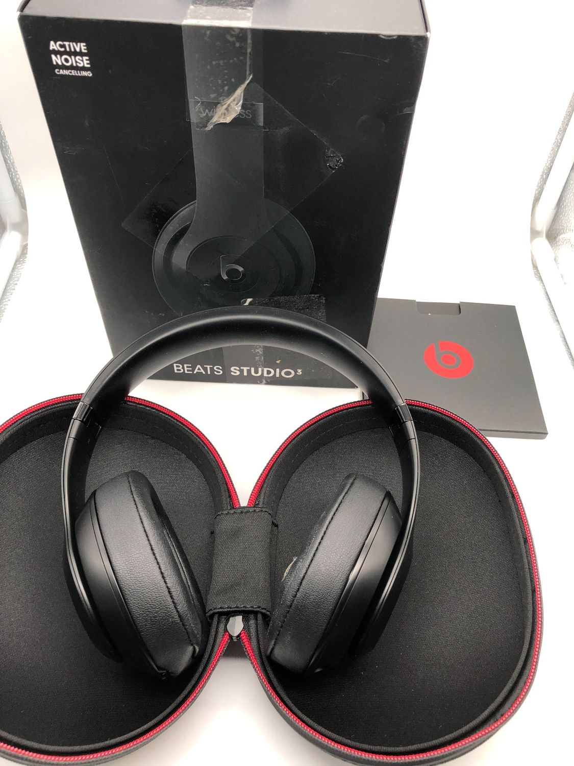Beats Studio3 Wireless z redukcją szumów – czarny mat