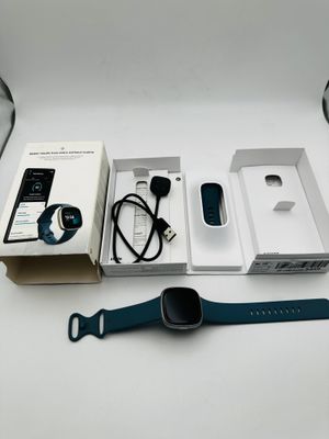 Google Fitbit Versa 4 – smartwatch fitness z wbudowanym GPS