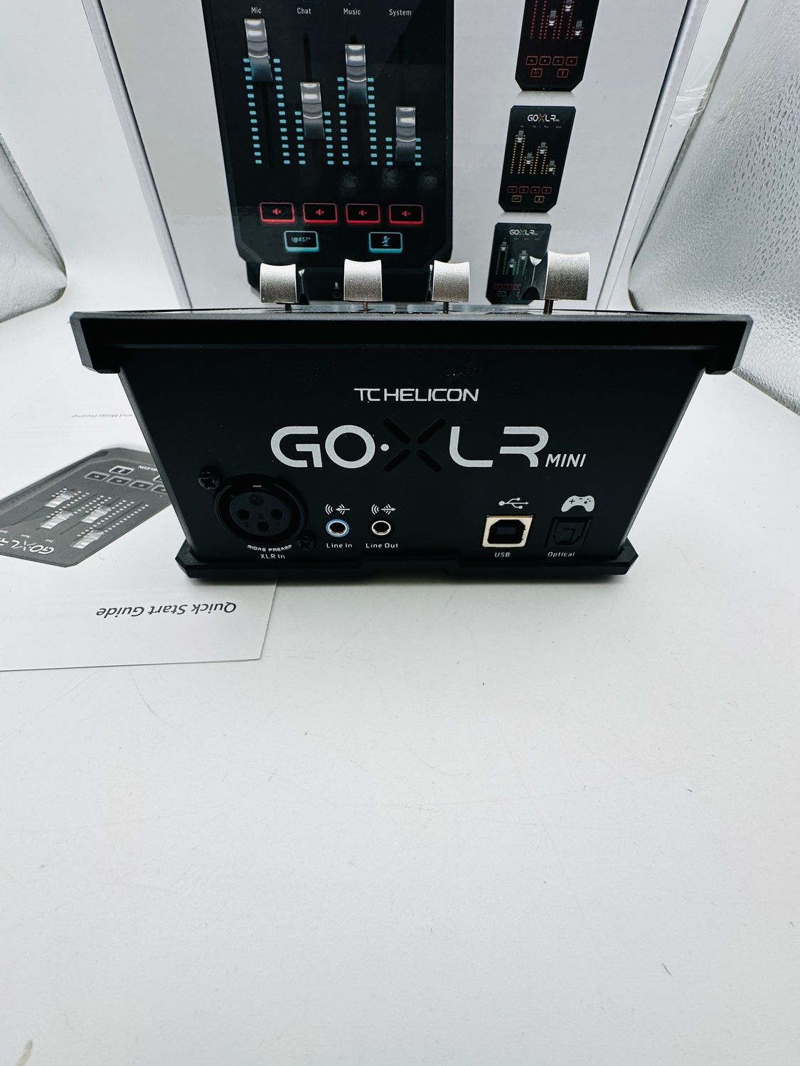 TC Helicon GO XLR MINI - mikser transmisji online z interfejsem USB/audio i przedwzmacniaczem MIDAS