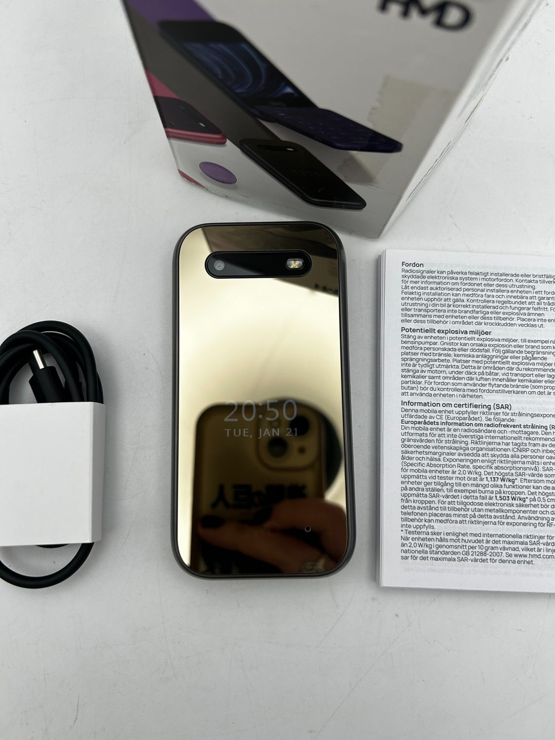 Telefon komórkowy HMD 2660 Flip Dual SIM 4G, z dużymi przyciskami
