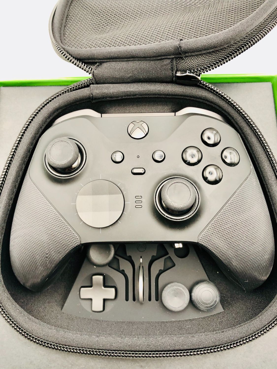 Bezprzewodowy kontroler Xbox, Elite czarny
