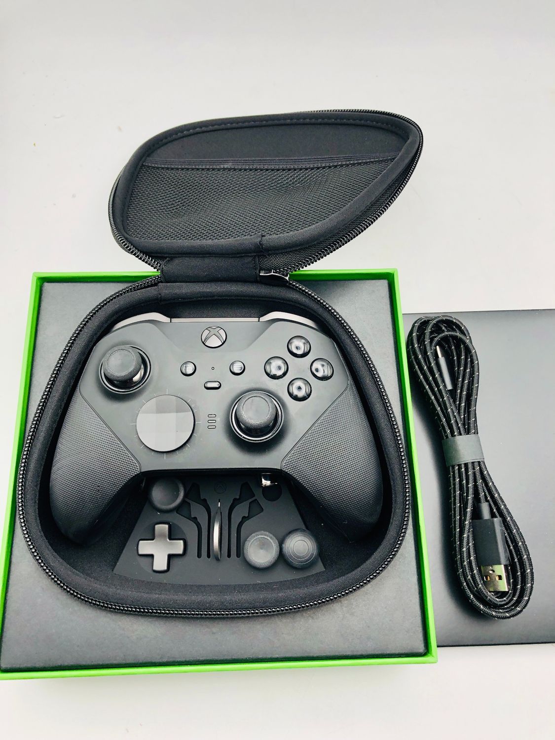 Bezprzewodowy kontroler Xbox, Elite czarny